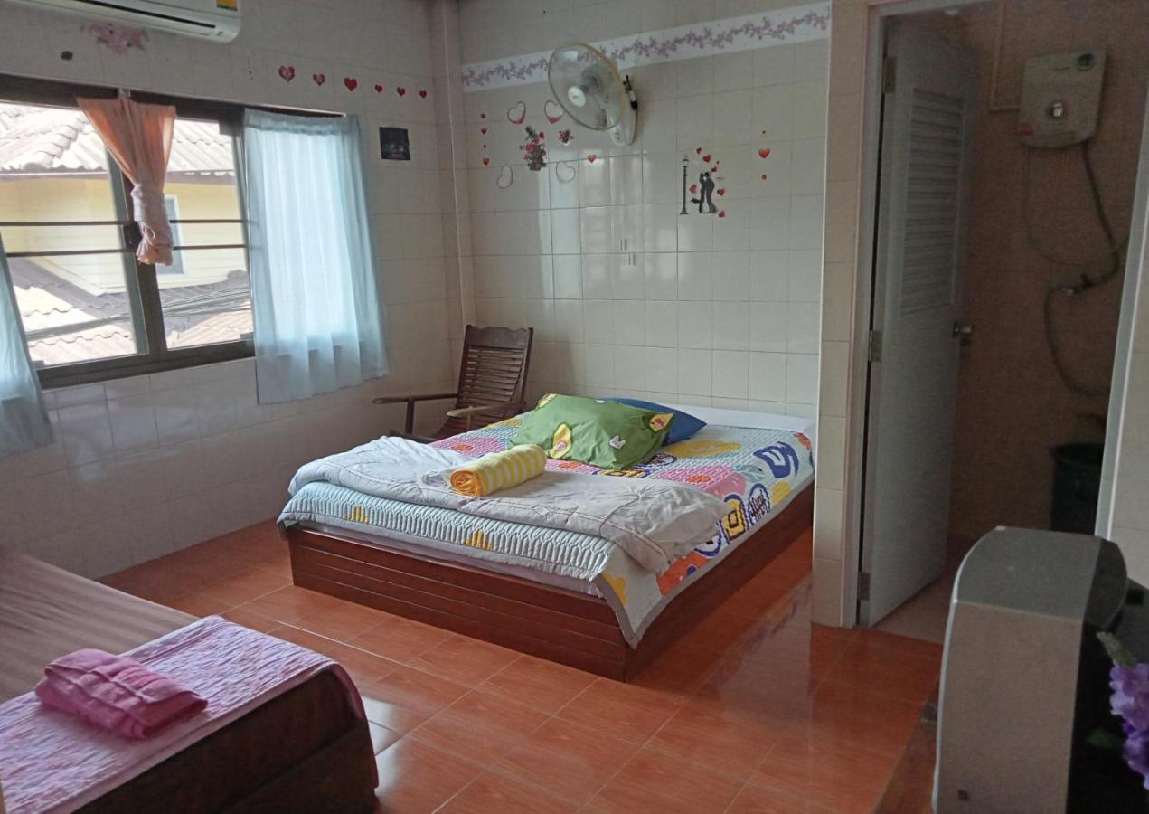 Np Guesthouse Trat Exteriér fotografie