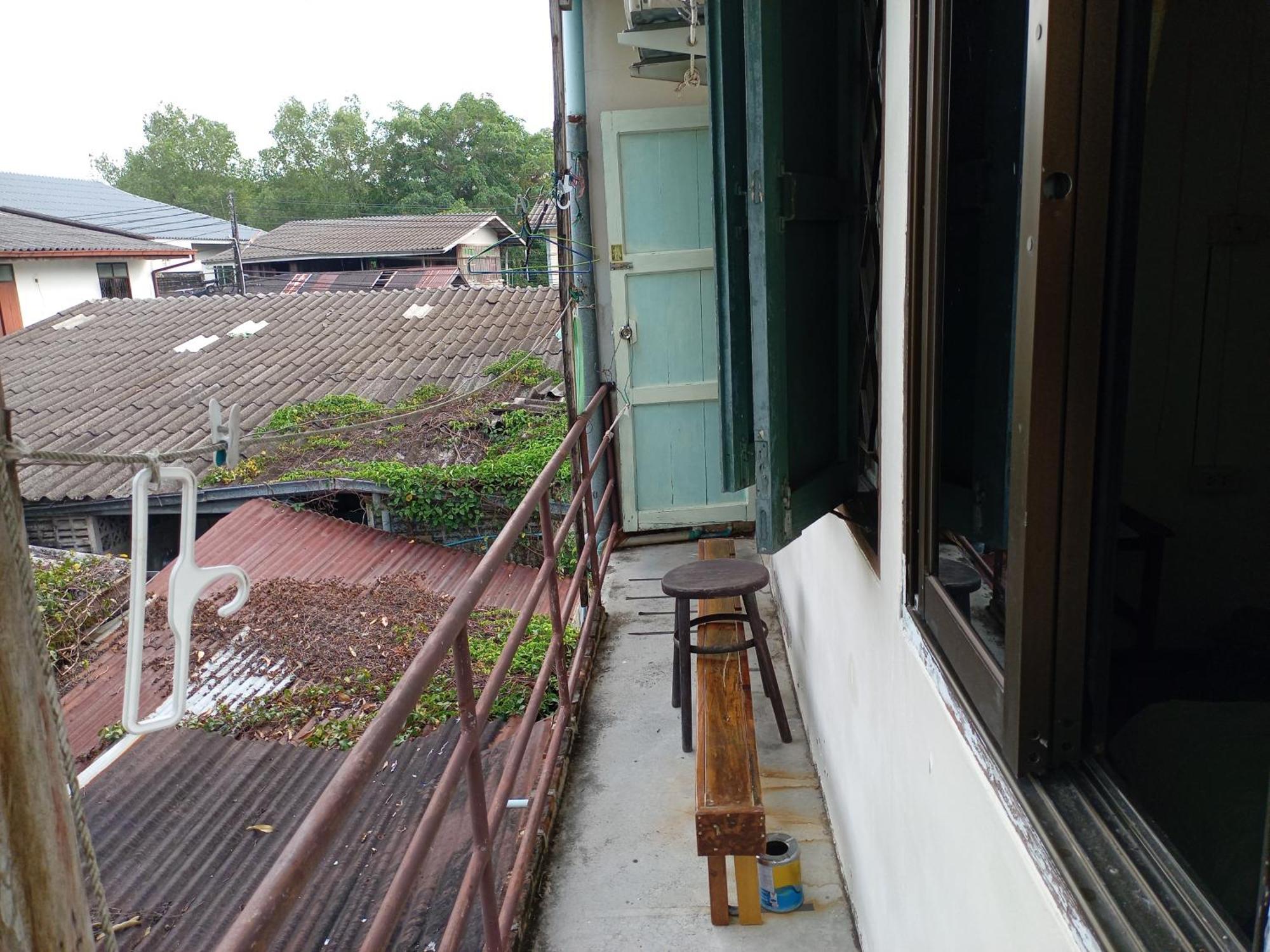 Np Guesthouse Trat Exteriér fotografie