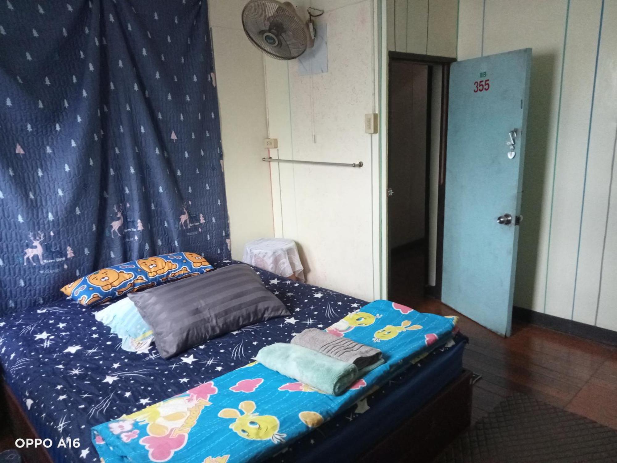 Np Guesthouse Trat Exteriér fotografie